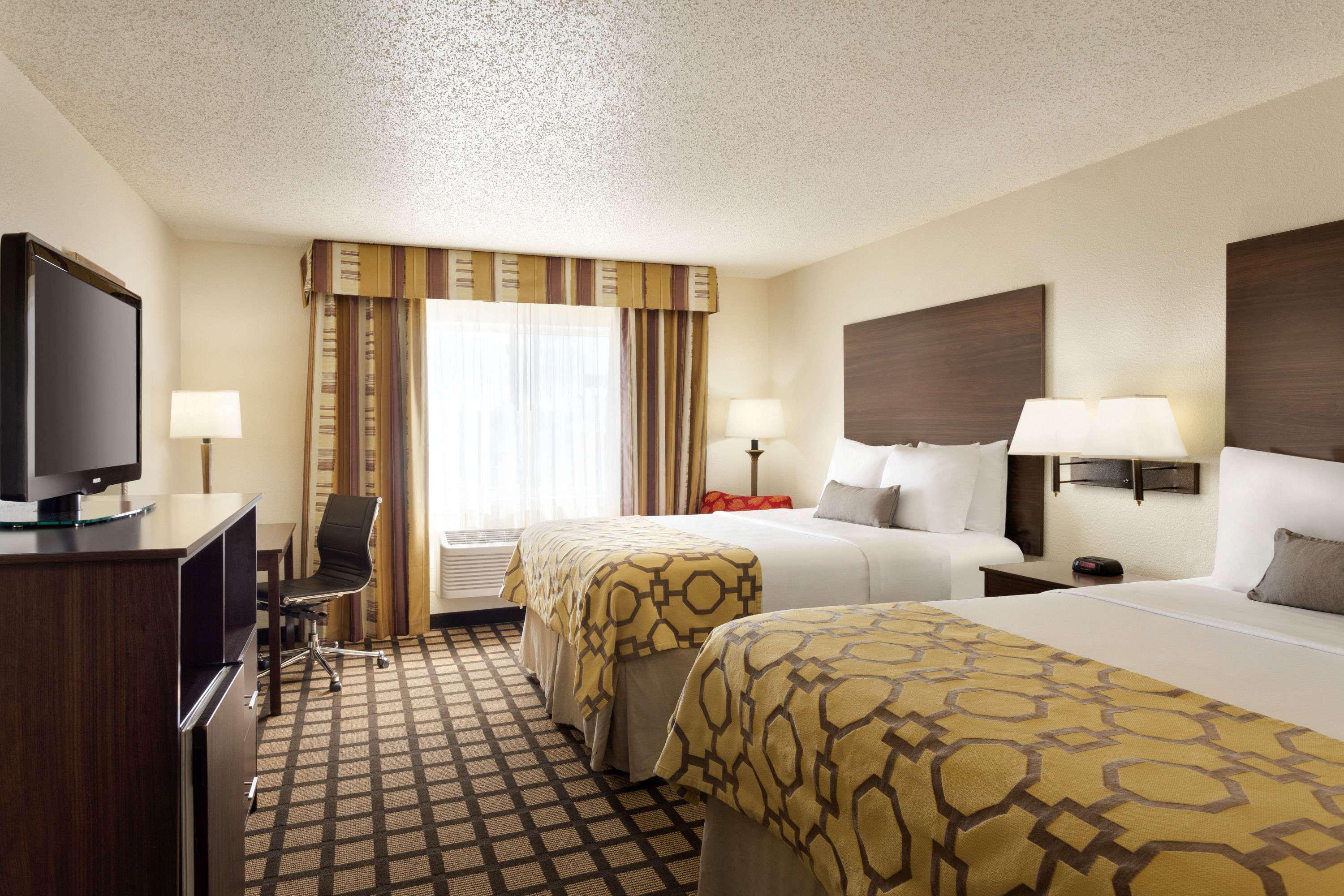 Baymont By Wyndham Salina Hotel Luaran gambar