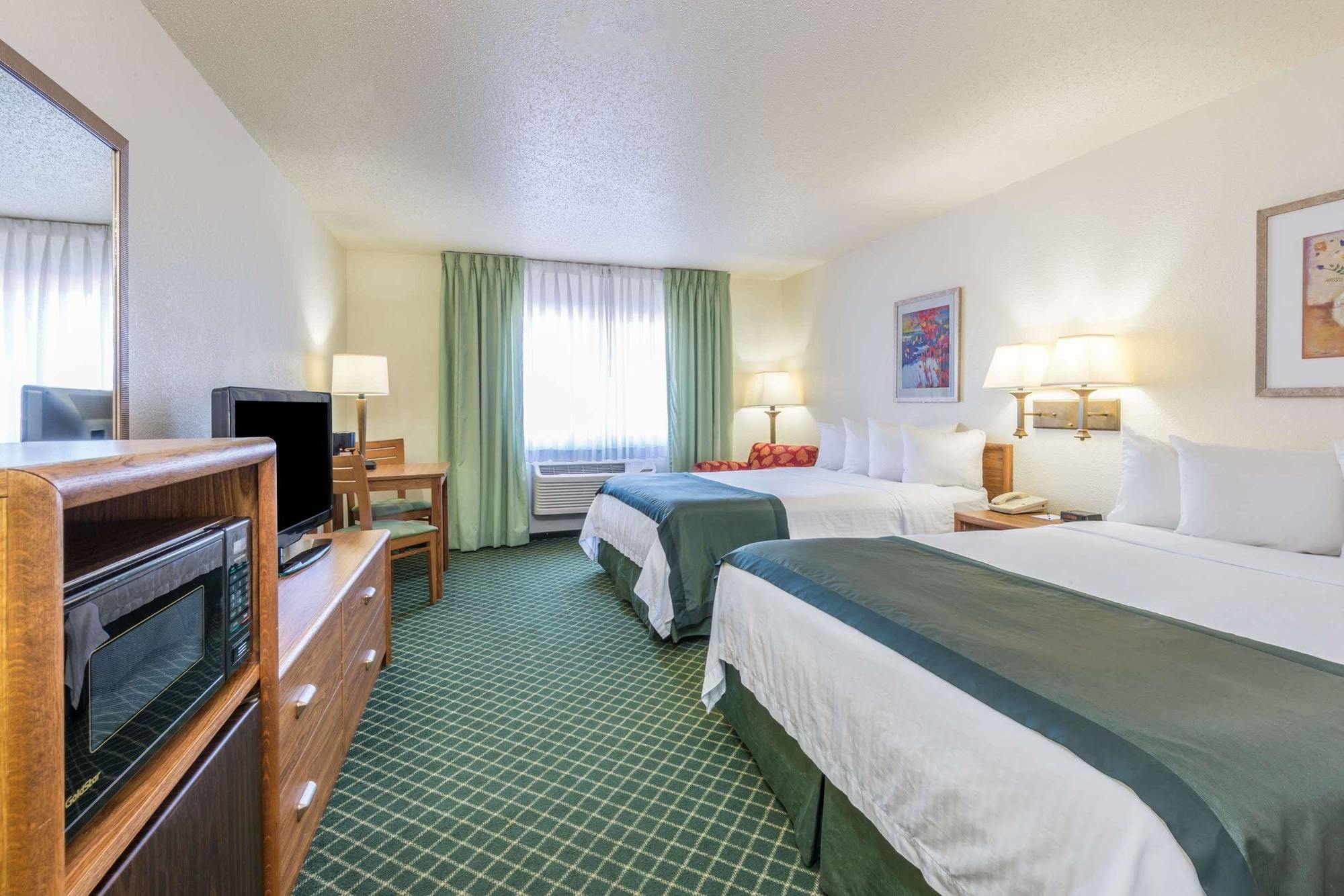 Baymont By Wyndham Salina Hotel Luaran gambar