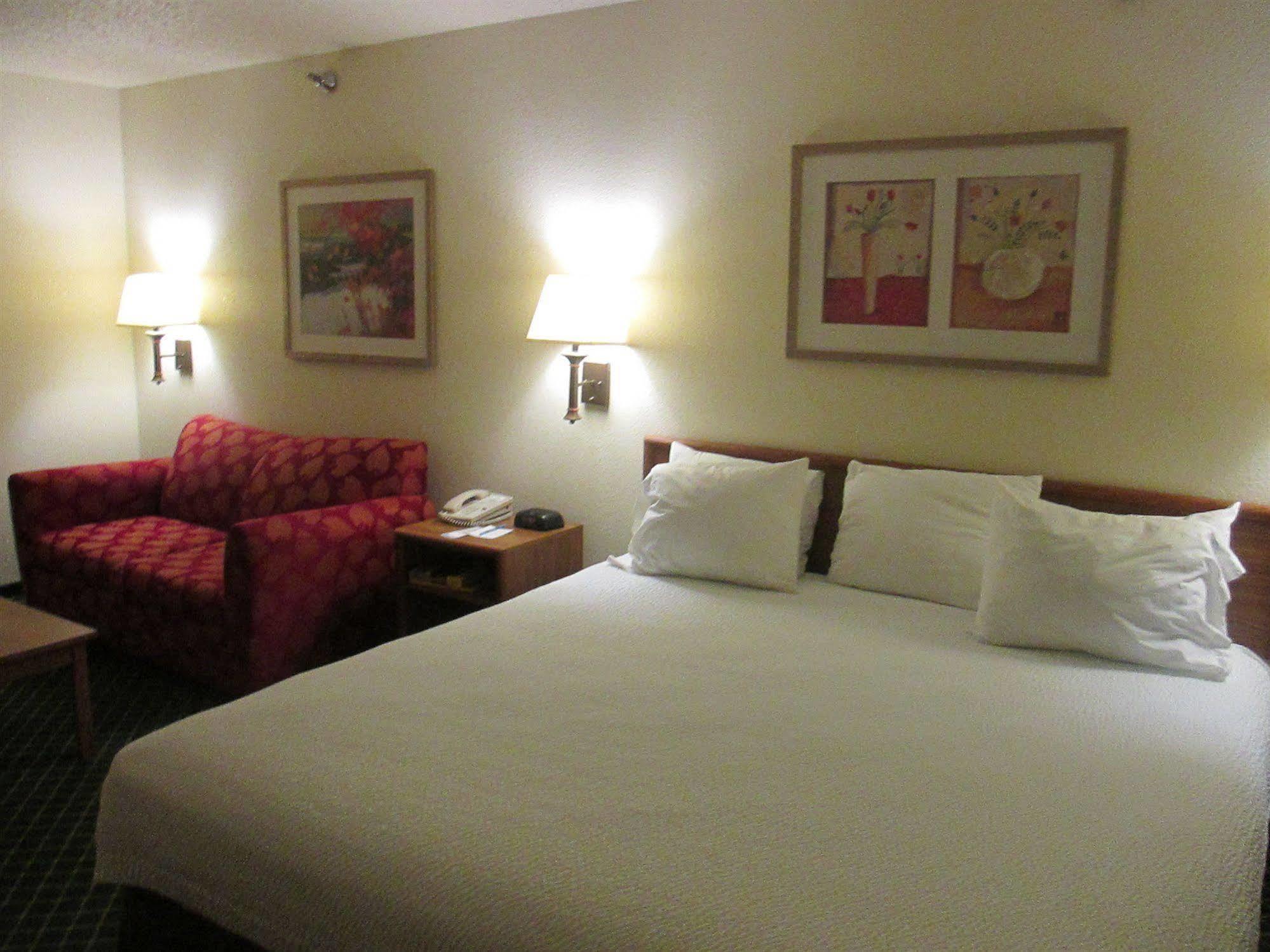 Baymont By Wyndham Salina Hotel Luaran gambar