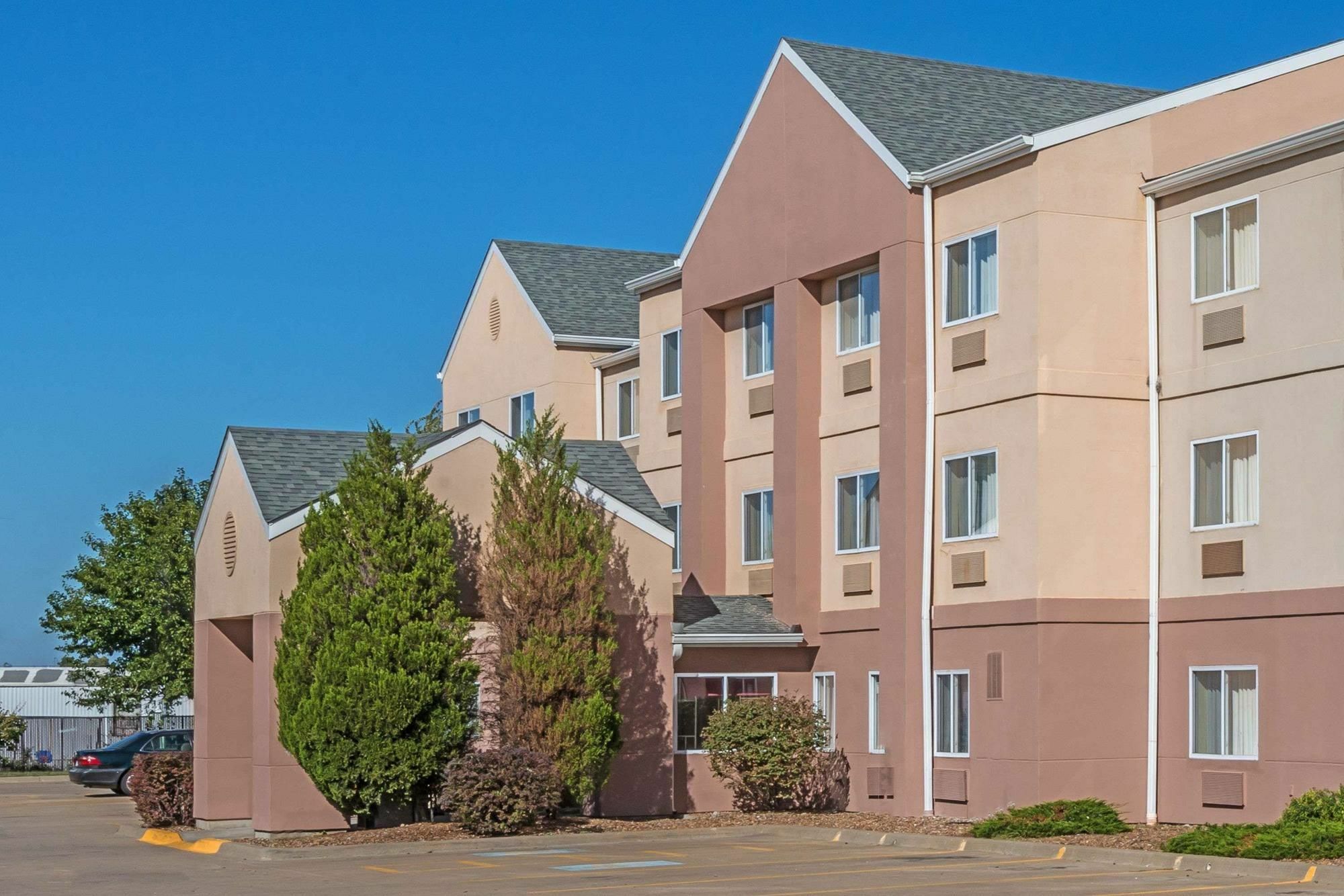 Baymont By Wyndham Salina Hotel Luaran gambar